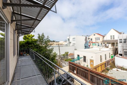 1332 10th Ave. #204, San Francisco, CA 94122
