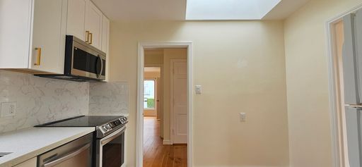 1895 16th Ave.  , San Francisco, CA 94122