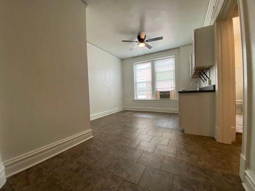 Tower Grove Heights Studio Includes Appliances & Utilities – photo 1