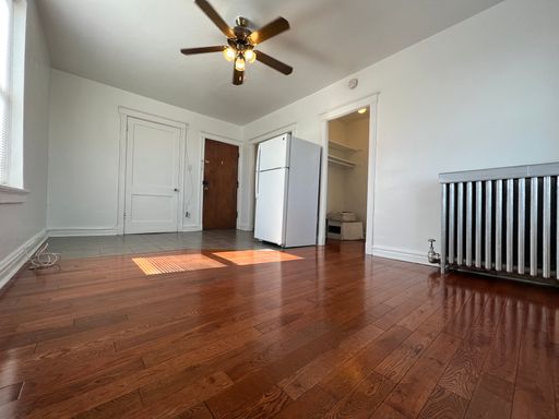 CWE Studio Apartment Includes Appliances & Utilities – photo 1