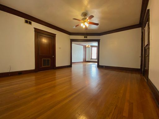 Spacious Two-Bedroom In Tower Grove Heights – photo 1
