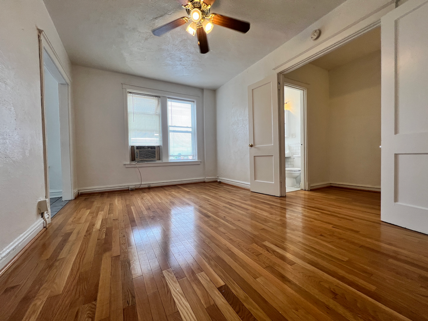 St. Louis Apartment: 3853 Lindell Boulevard