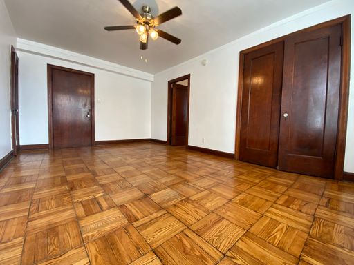 Spacious First-Floor Studio Near Grand & Gravois Includes Appliances & Utilities – photo 1