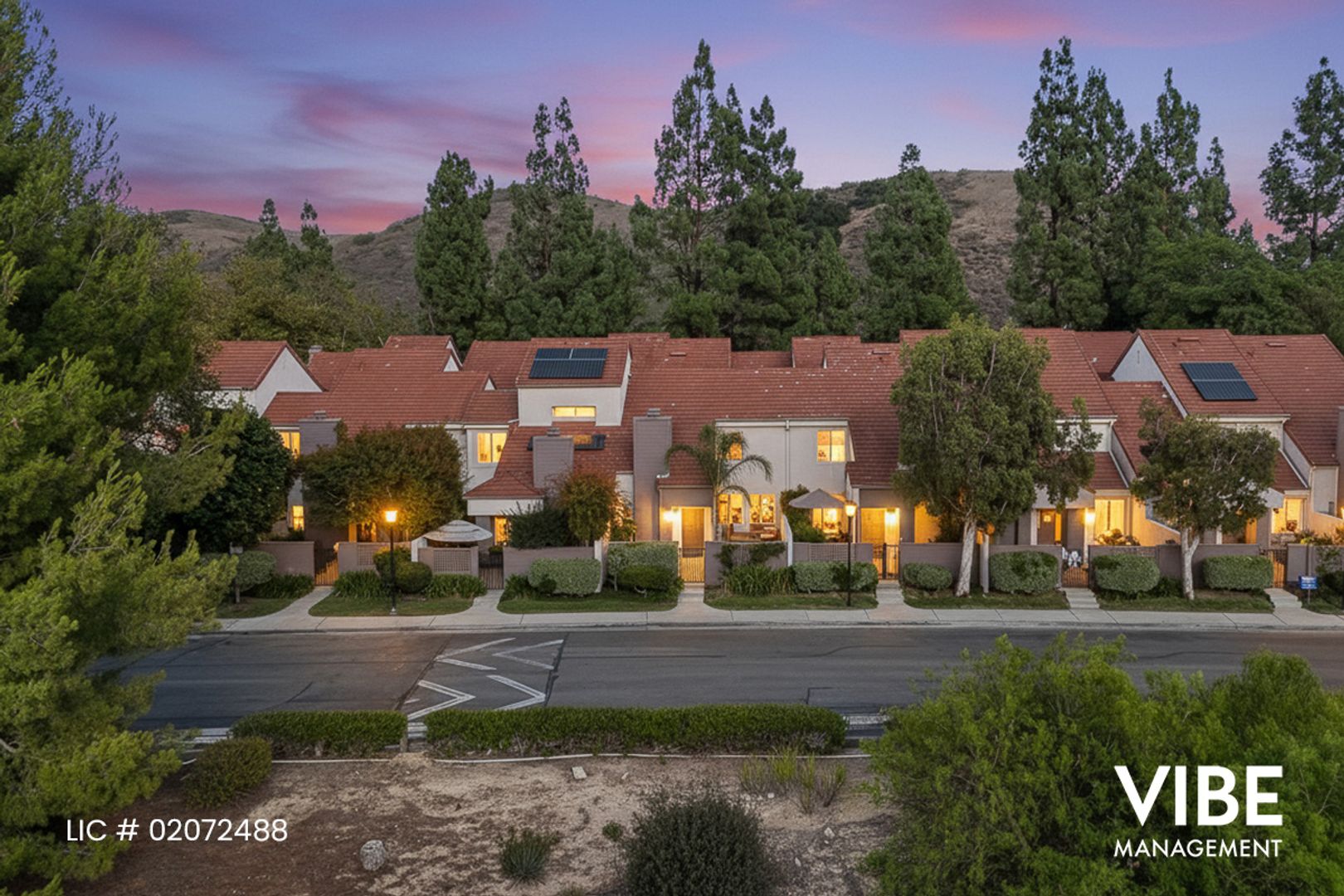 Westlake Village Townhome: 1009 Via Colinas