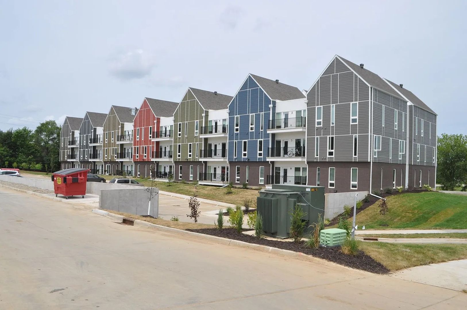 Iowa City Apartment: Eastbrook St. Muscatine Ave. Silver Lane. Scott Blvd