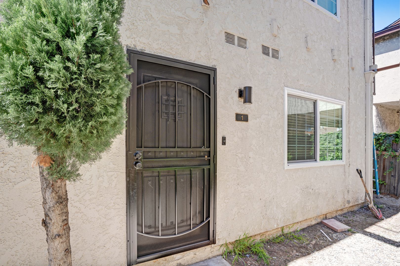 Alhambra Apartment: 124 - 126 S Marengo Ave