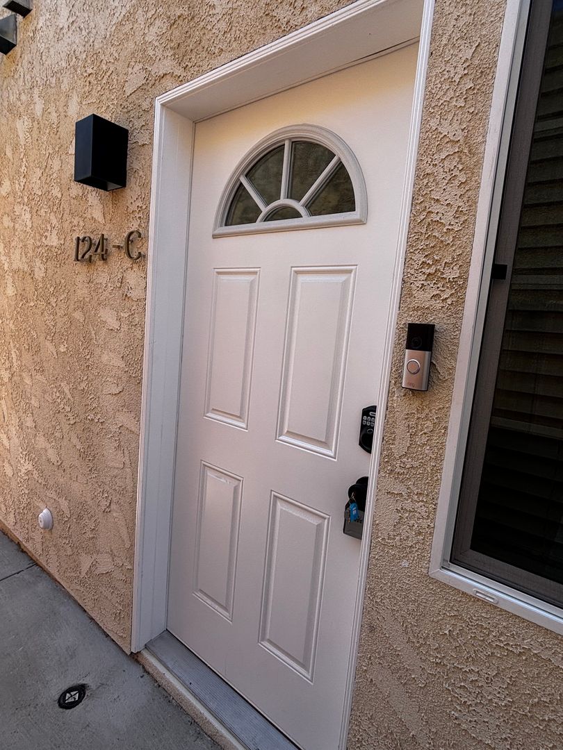 Alhambra Apartment: 124 - 126 S Marengo Ave