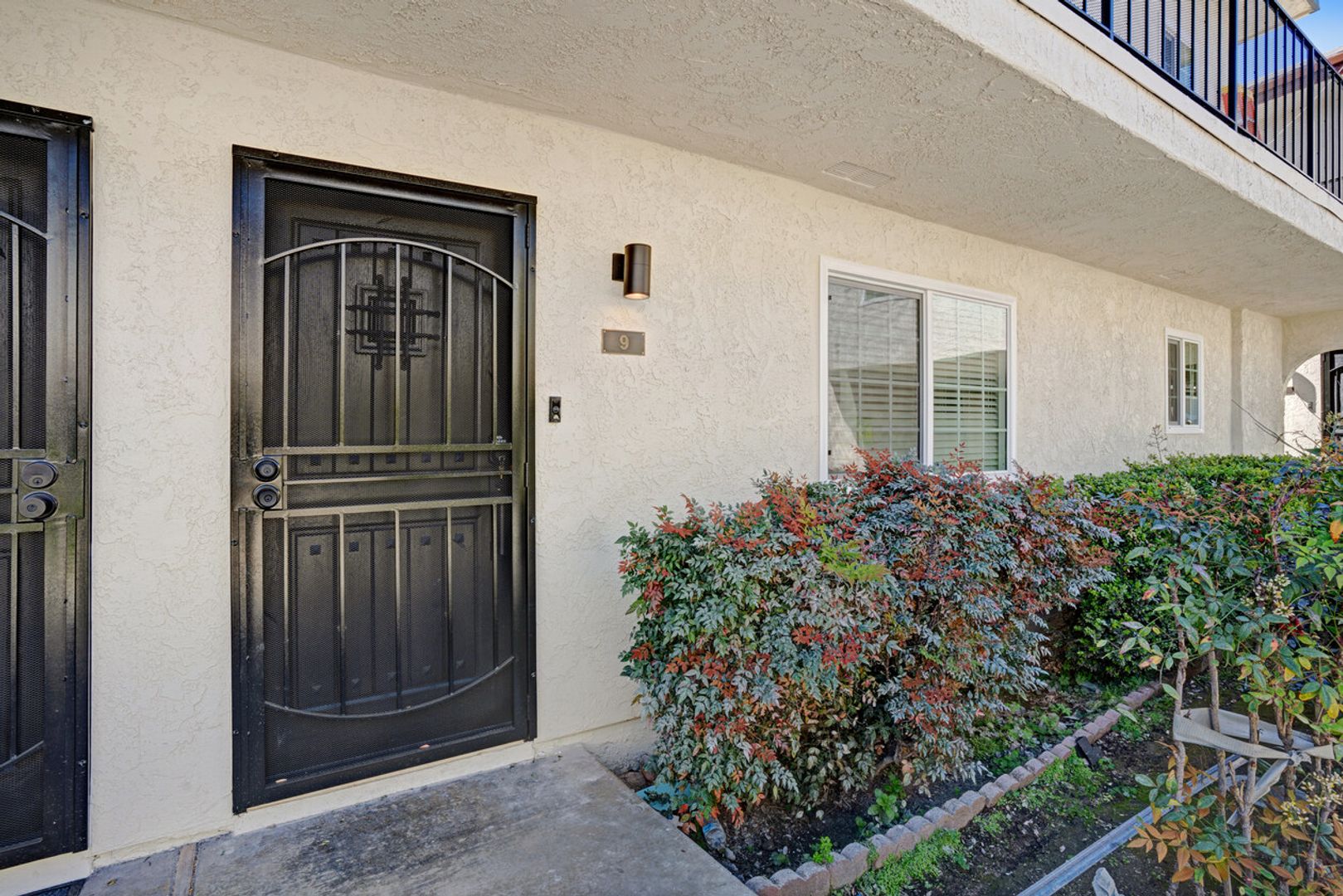 Alhambra Apartment: 124 - 126 S Marengo Ave