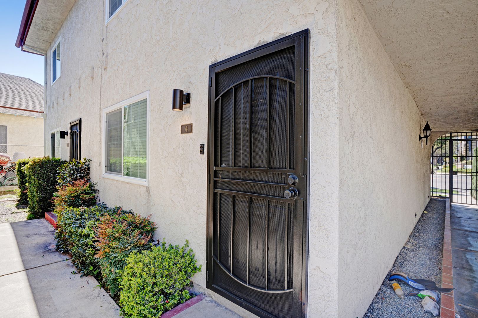 Alhambra Apartment: 124 - 126 S Marengo Ave
