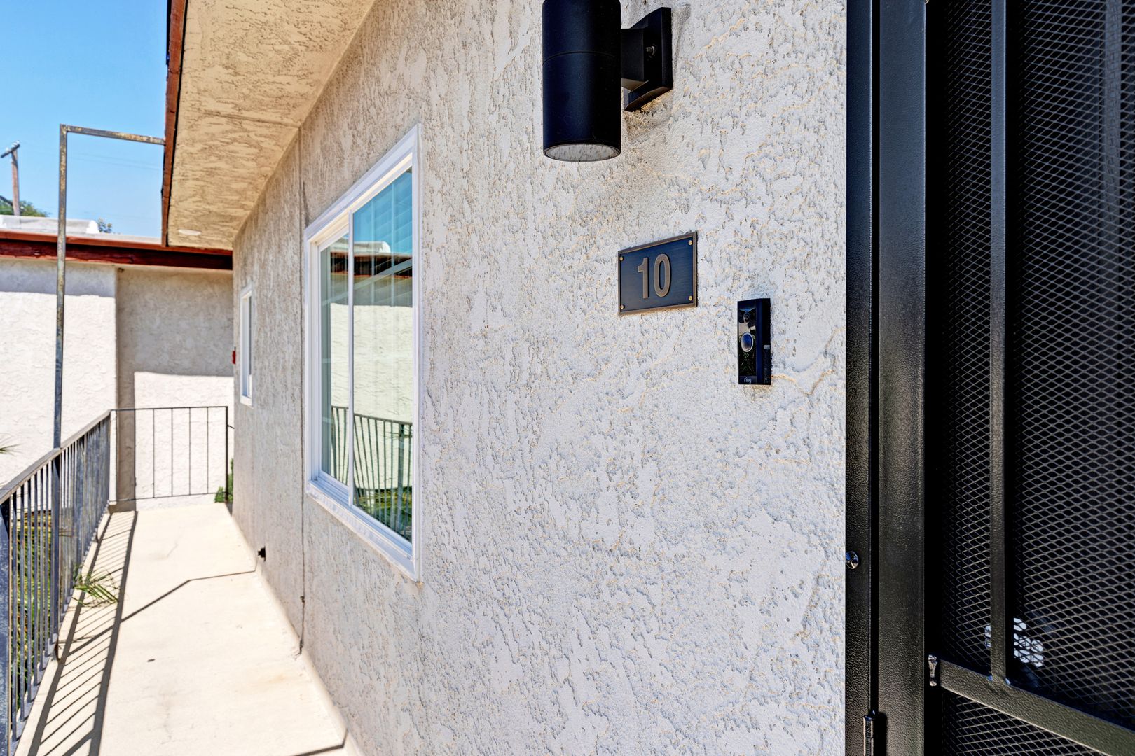 Alhambra Apartment: 124 - 126 S Marengo Ave