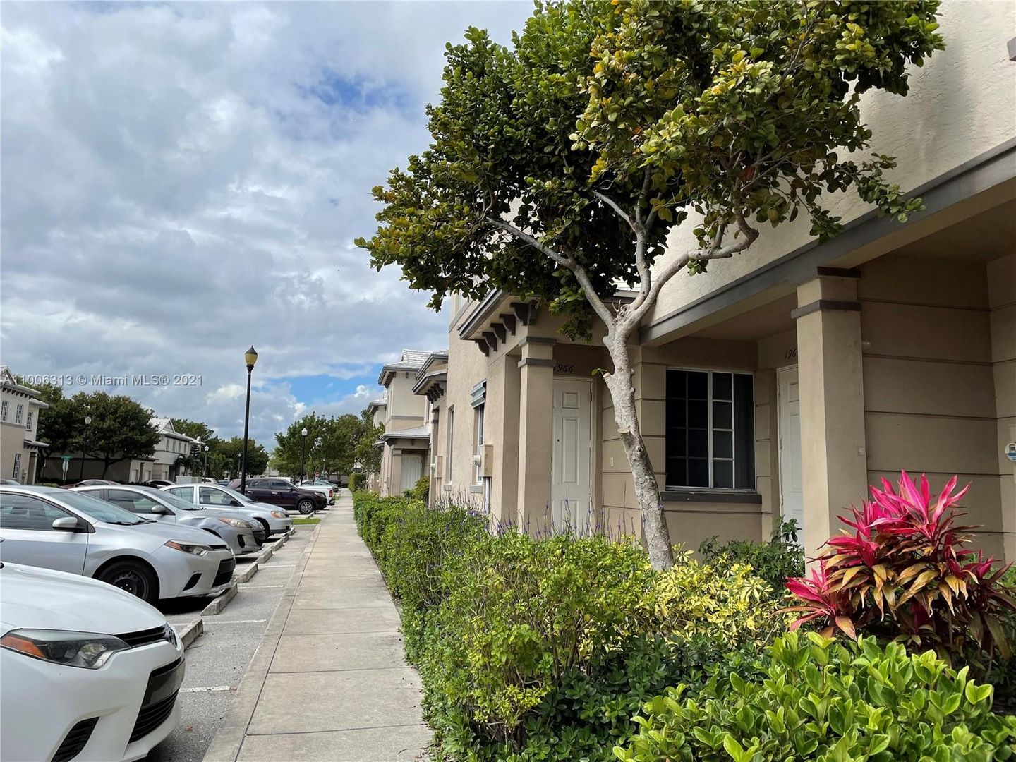 Riviera Beach Apartment: 1966 Freeport Ln