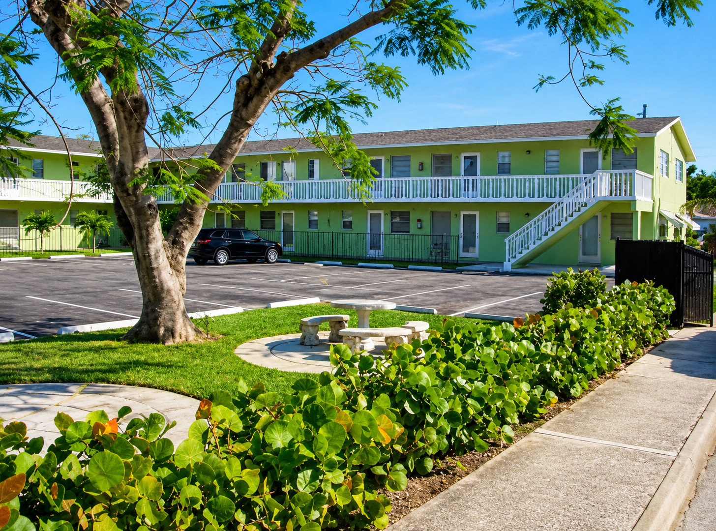 Lake Worth Apartment: 702 N L Street #13