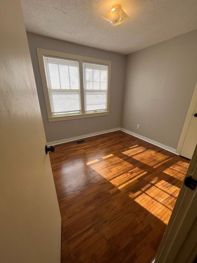 2206 Hillside Ave. 7 of 8