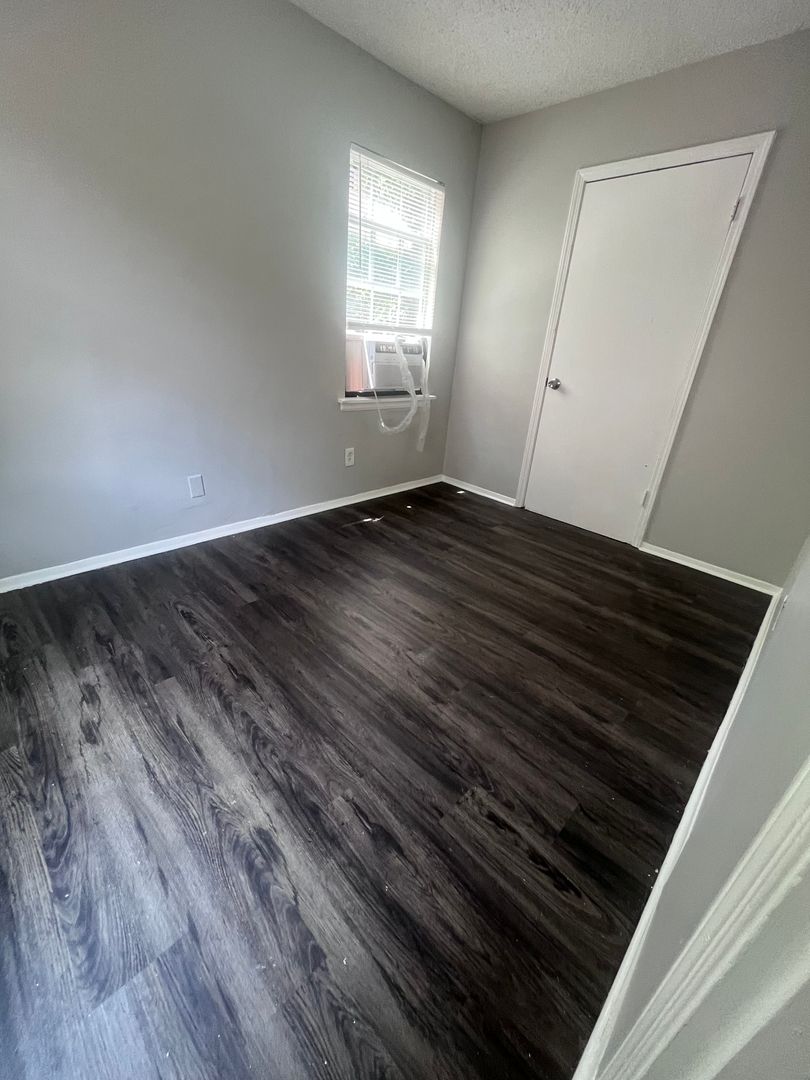 2115 Bennett Ave 11 of 12