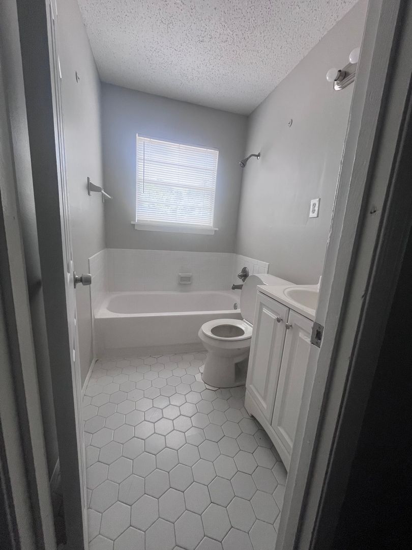 2115 Bennett Ave 8 of 12