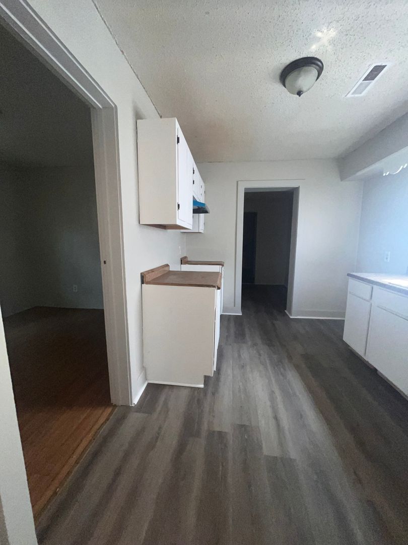 45 W. Gage Ave. 4 of 10