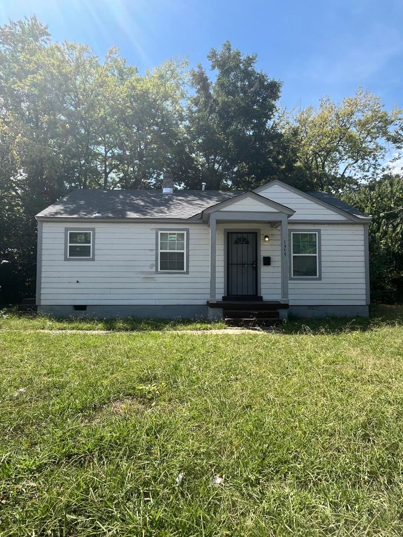 Memphis House: 1475 Pope St