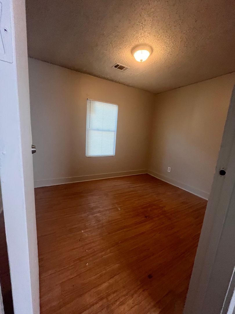 45 W. Gage Ave. 6 of 10