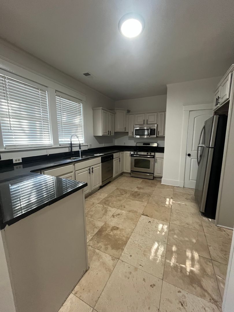 Memphis Apartment: 115 Stonewall Street