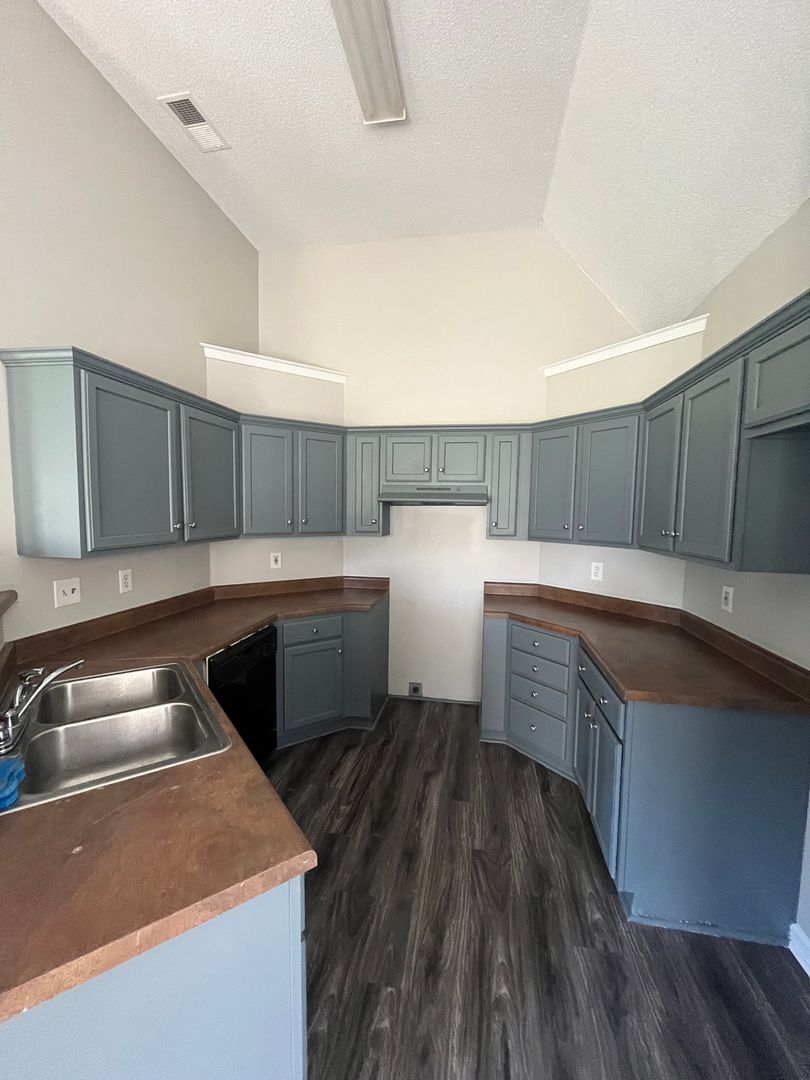 1686 N. Frence Creek 4 of 10
