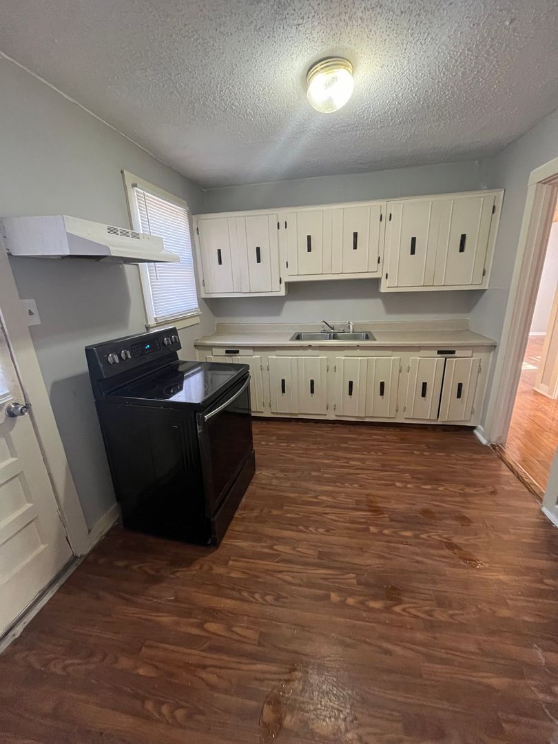 2206 Hillside Ave. 5 of 8