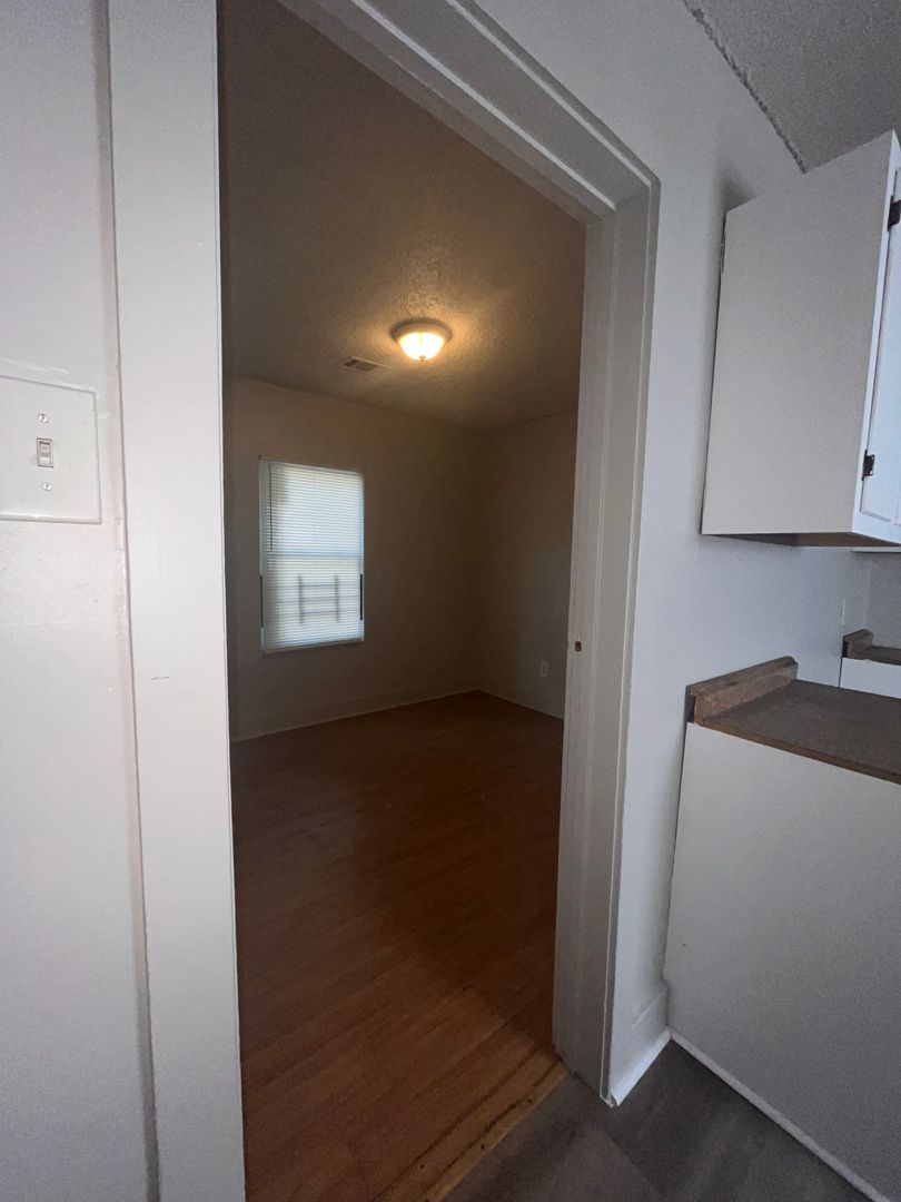 45 W. Gage Ave. 3 of 10