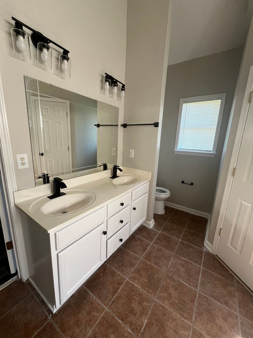 1686 N. Frence Creek 8 of 10