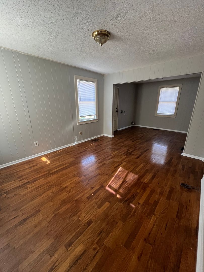 2206 Hillside Ave. 3 of 8