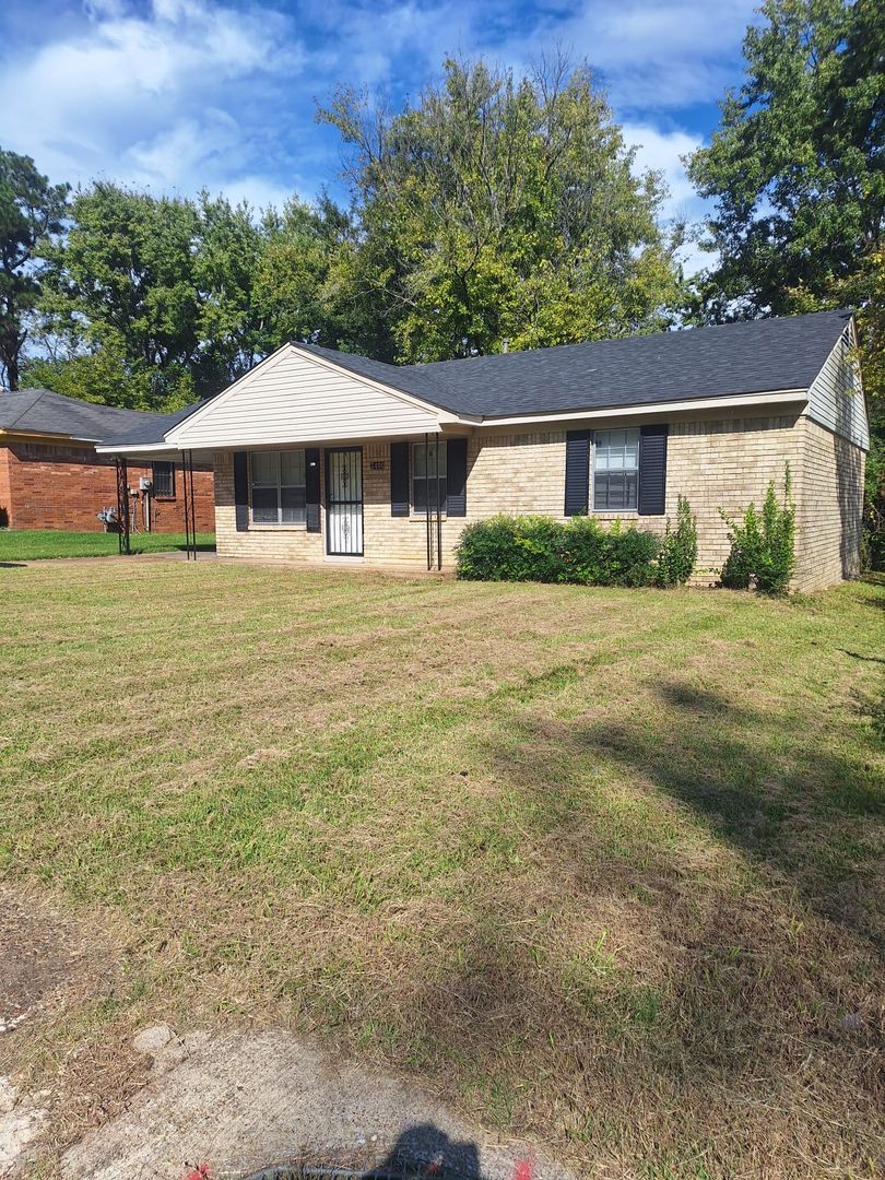 Memphis House: 3400 Redcliff