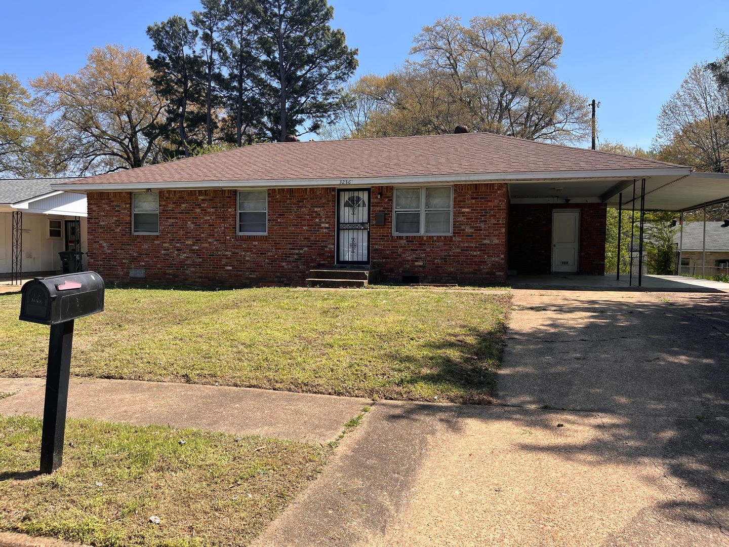 Memphis House: 3236 Sunrise