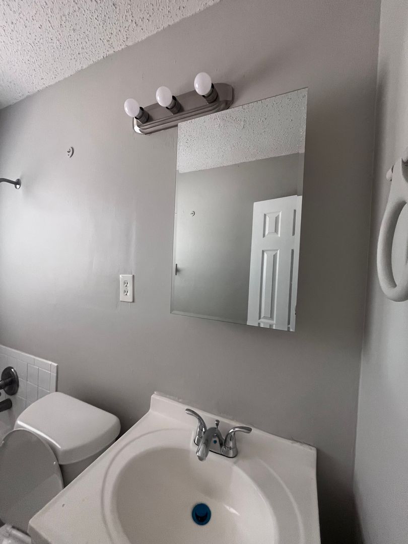 2115 Bennett Ave 12 of 12