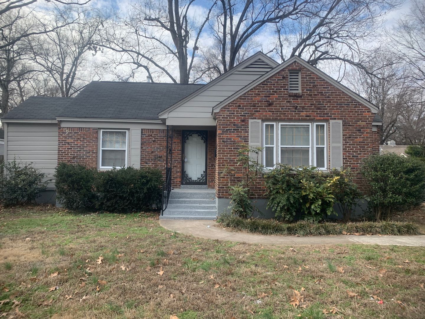 Memphis House: 187 S. Fenwick