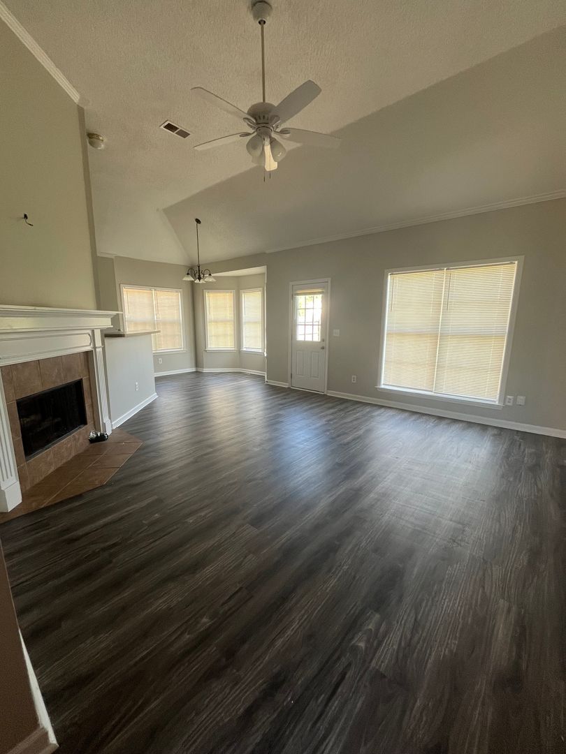 1686 N. Frence Creek 3 of 10
