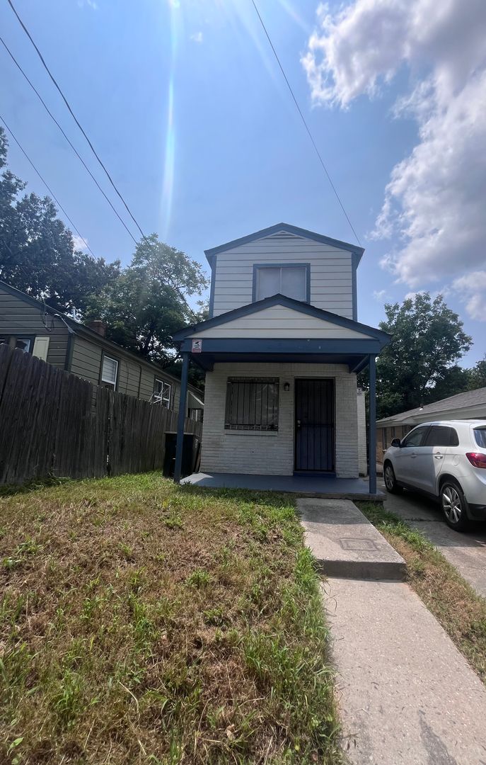 Memphis House: 2115 Bennett