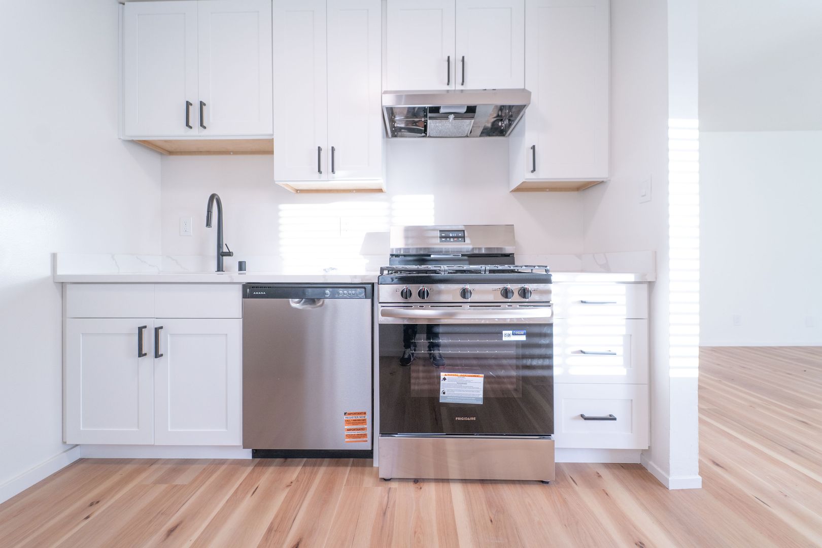 Oakland Apartment: 274 40th Street Way