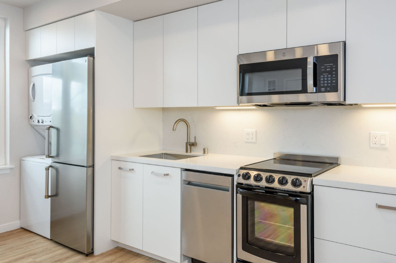 Berkeley Apartment: 2067 University Ave