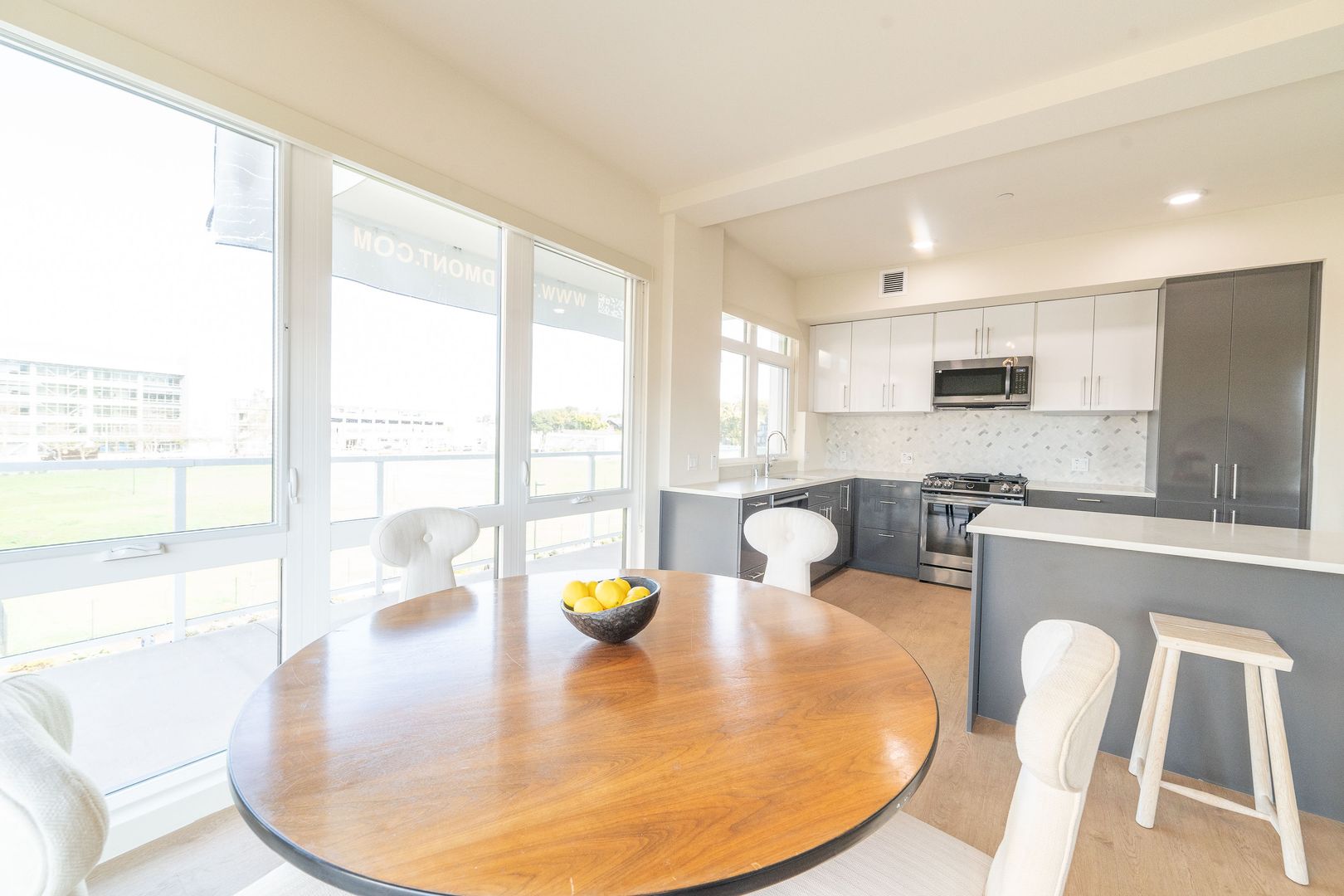 Oakland Apartment: 240 W. MacArthur Blvd