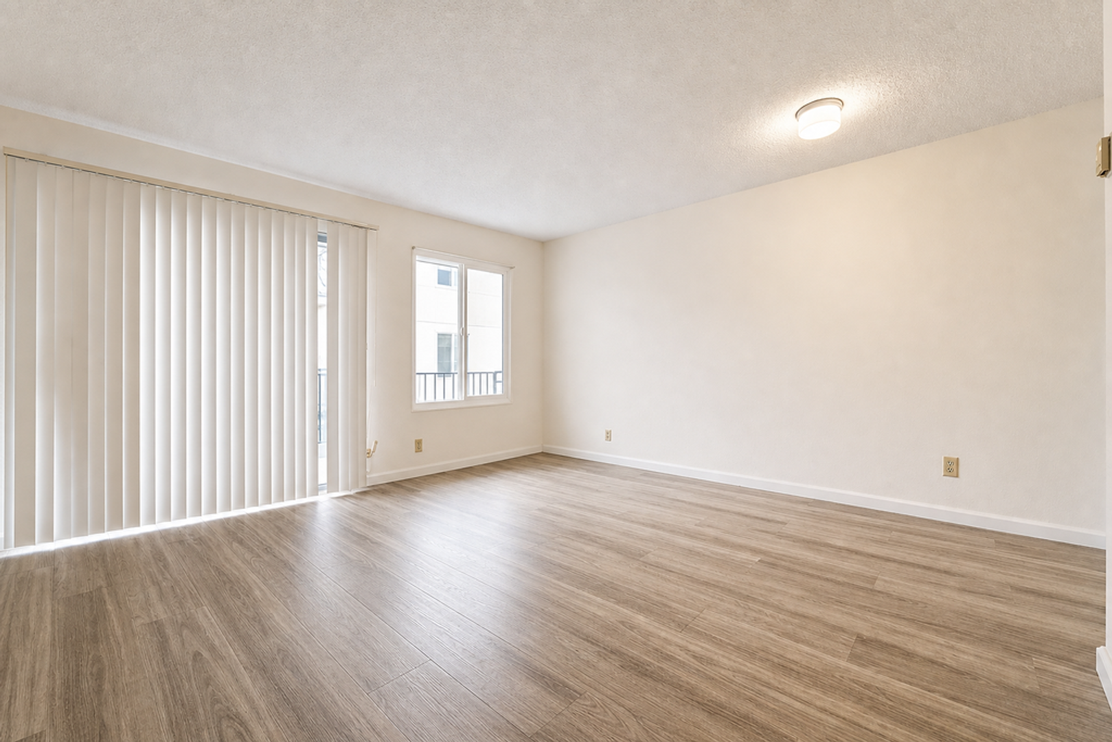 Berkeley Apartment: 2540 College Ave
