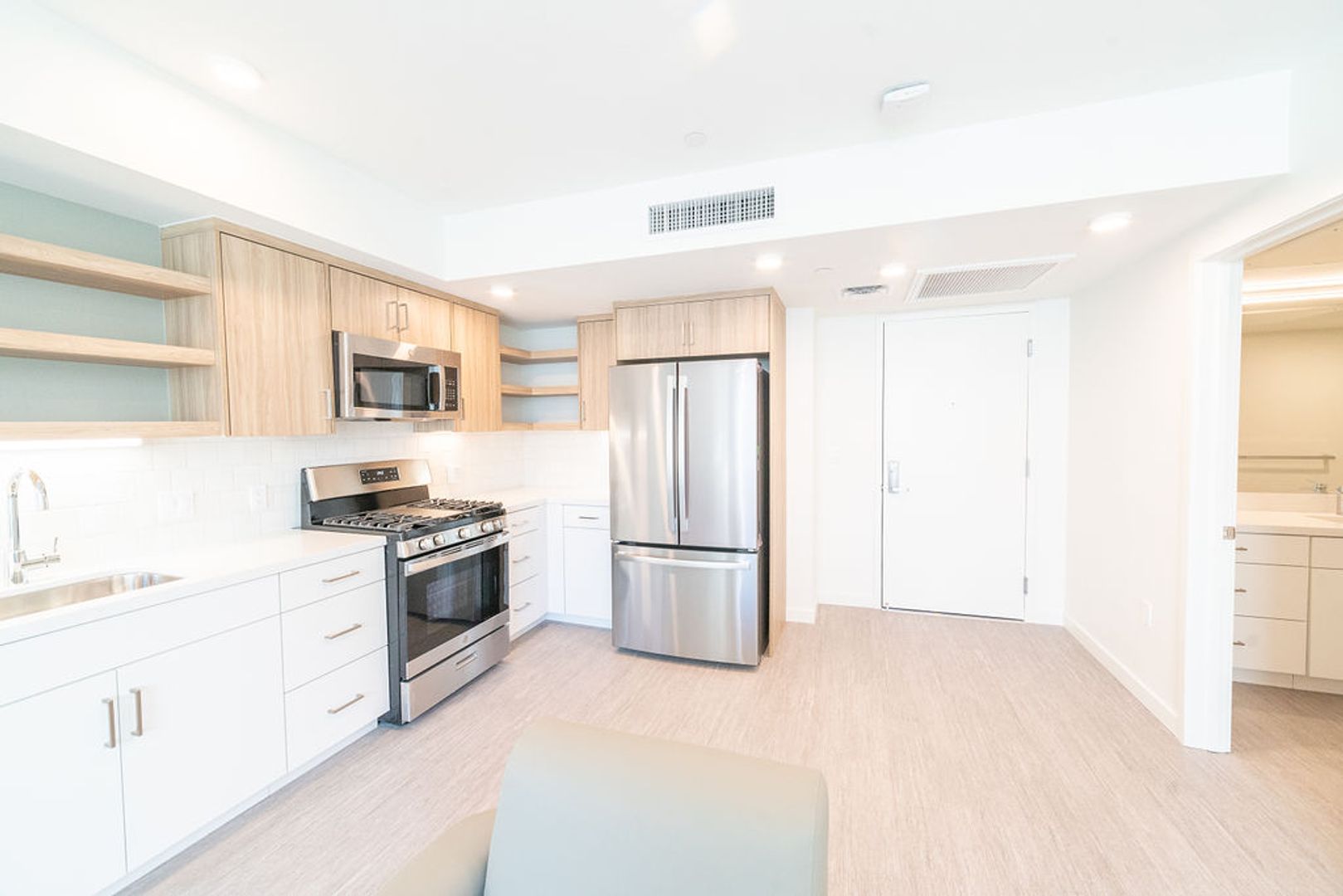 Berkeley Apartment: 2150 Kittredge St