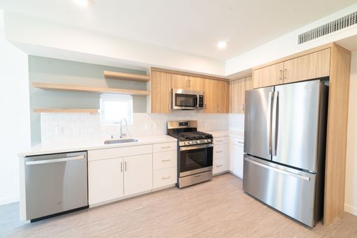 Fully-Furnished Shared By-The-Bed (Female Unit) 3 beds available/$895 each – photo 1