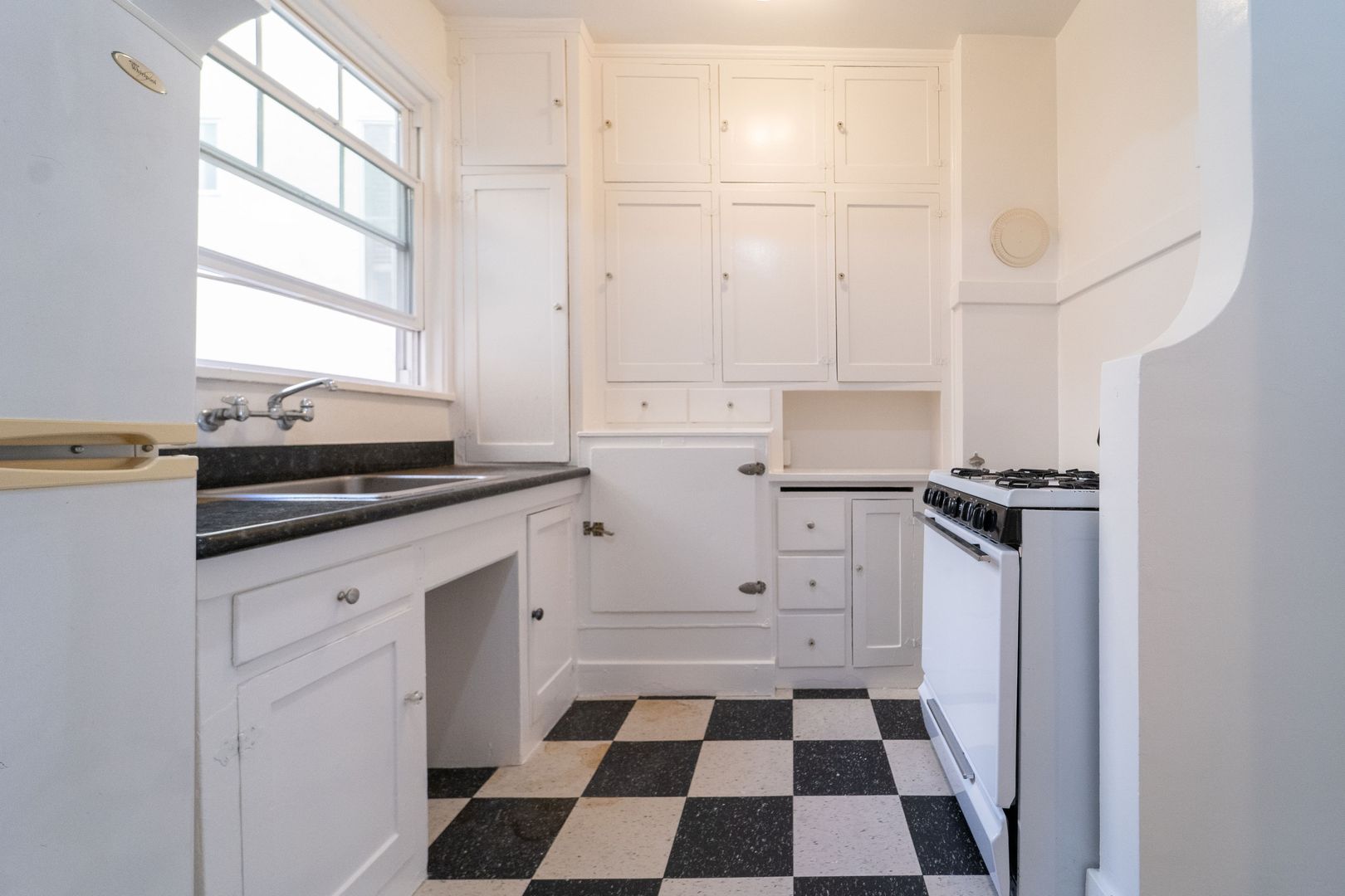 Oakland Apartment: 415 Perkins St