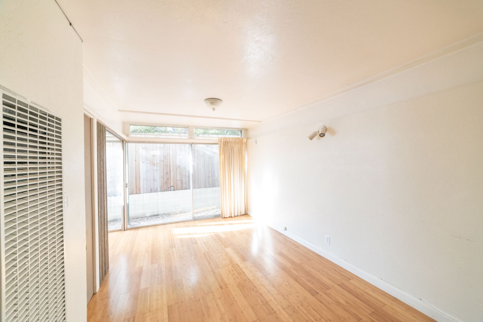 Berkeley Apartment: 1327 Milvia Street
