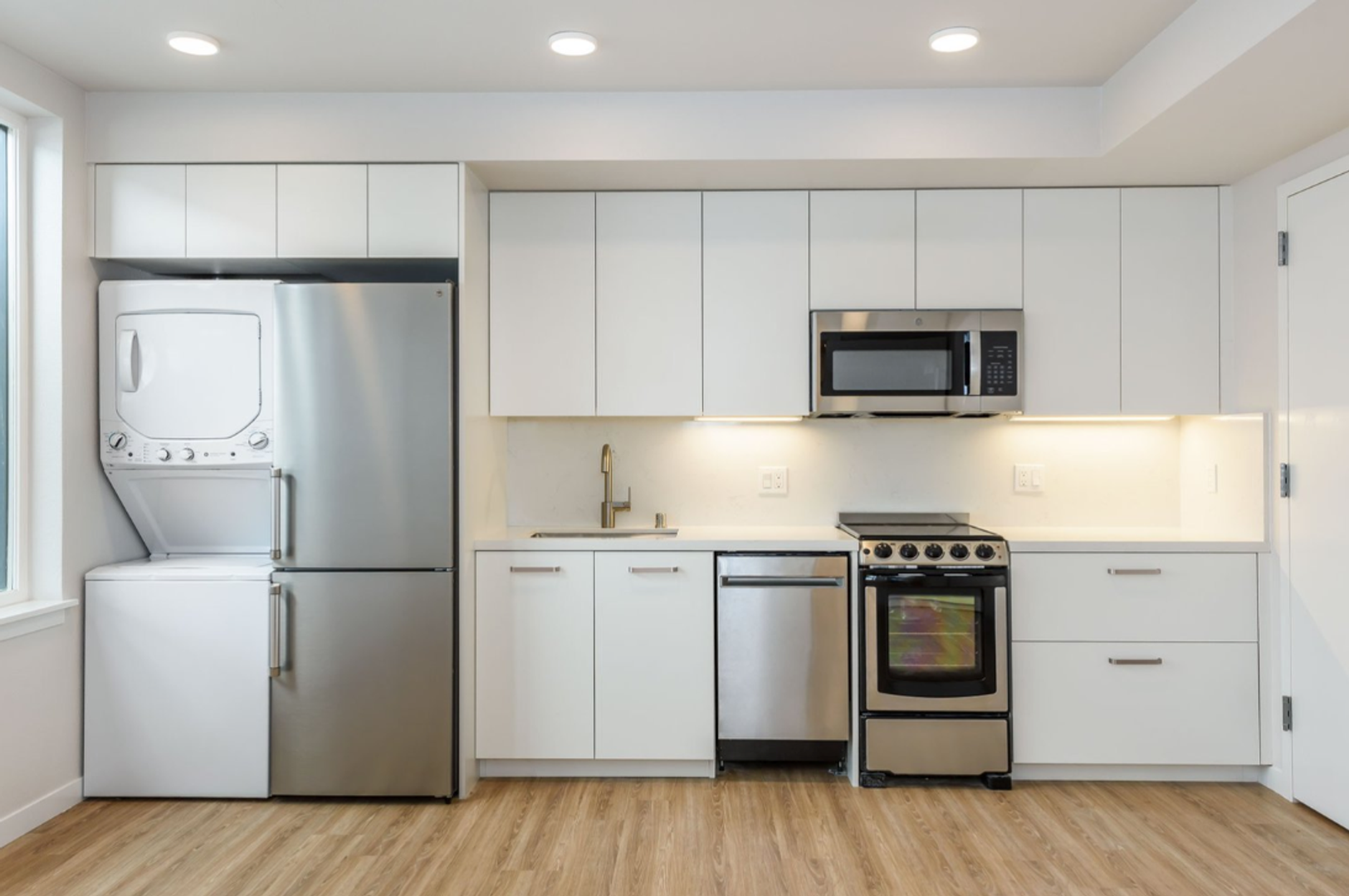 Berkeley Apartment: 2067 University Ave