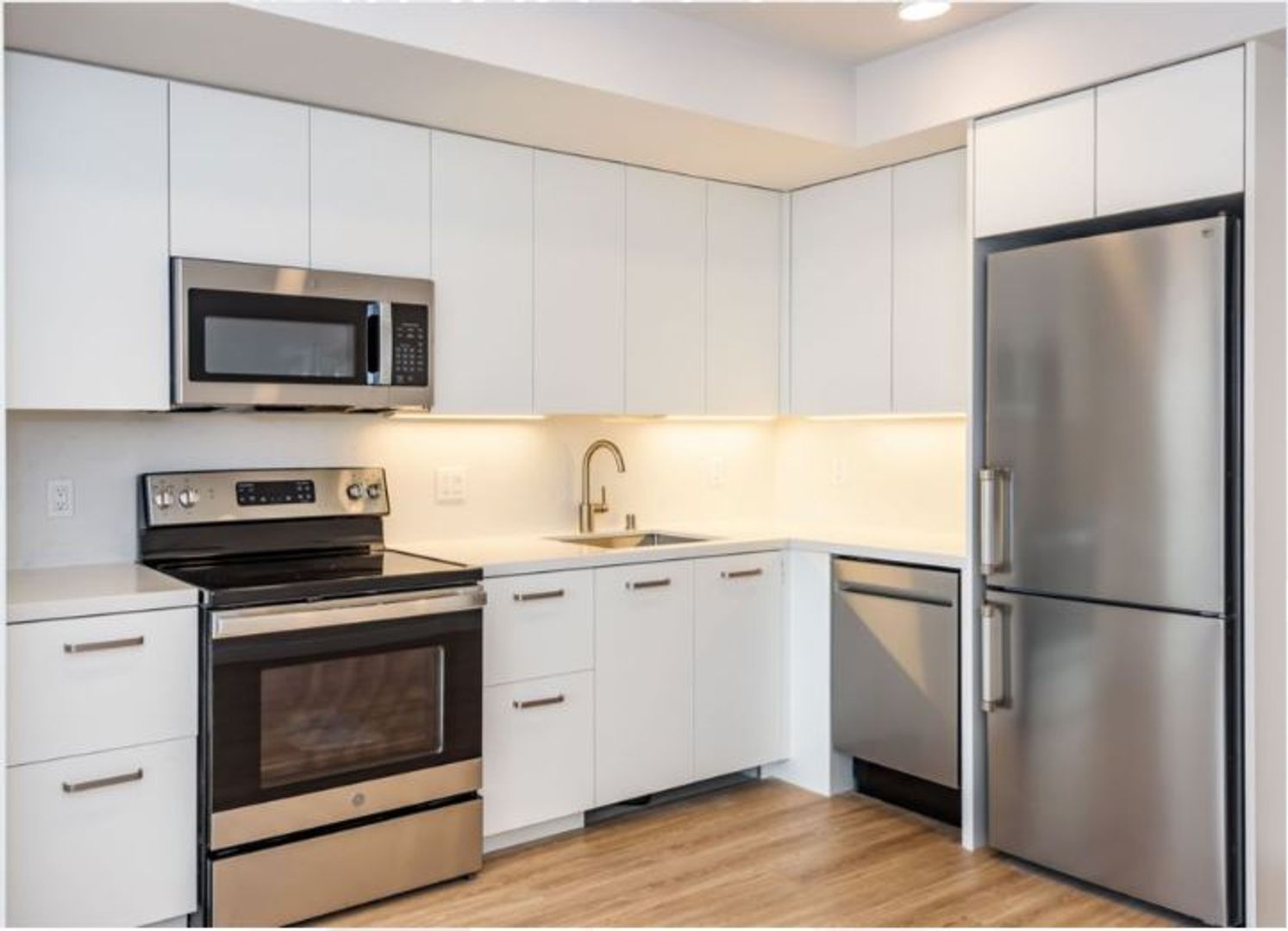 Berkeley Apartment: 2067 University Ave