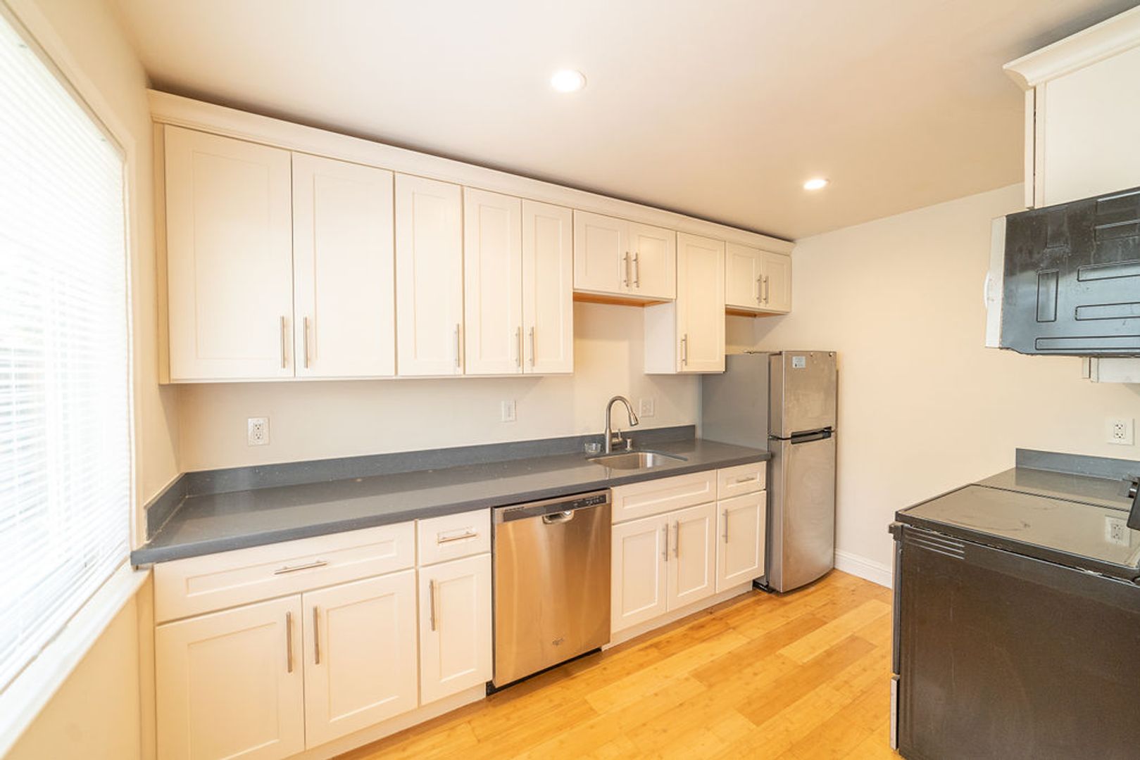 Berkeley Apartment: 1128 - 1130 Bancroft Way