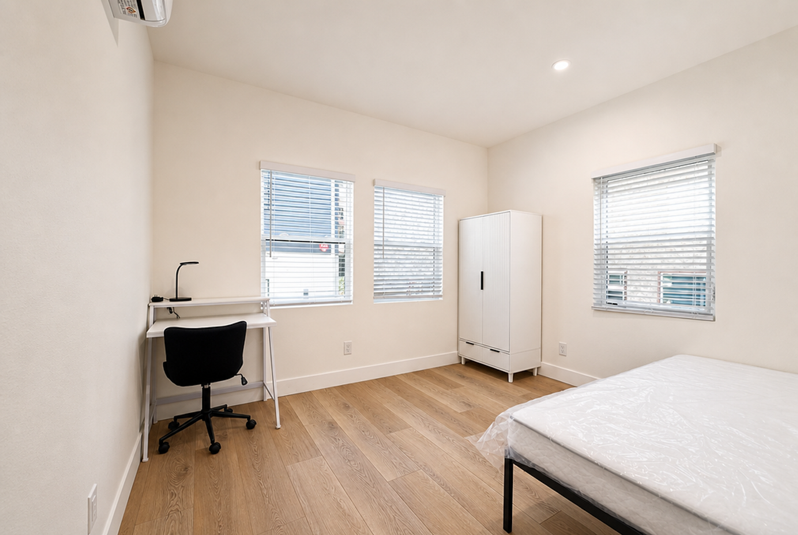 Berkeley Apartment: 1803 Oxford St