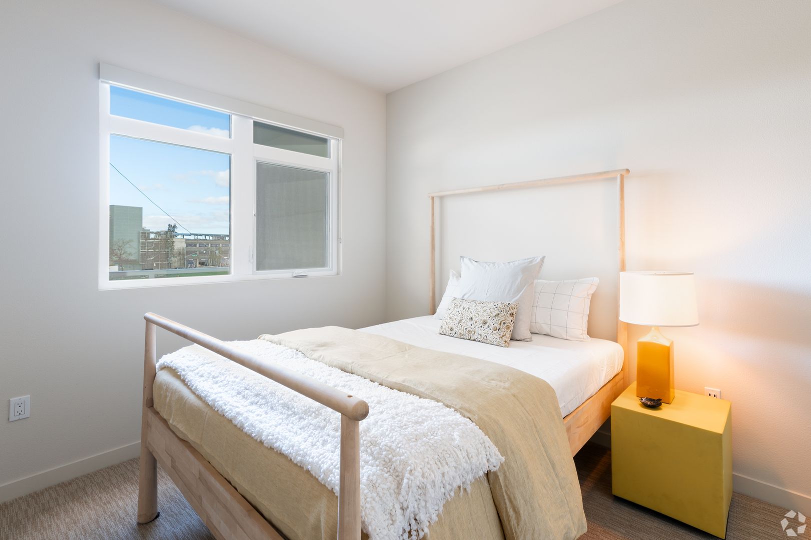 Oakland Apartment: 240 W. MacArthur Blvd