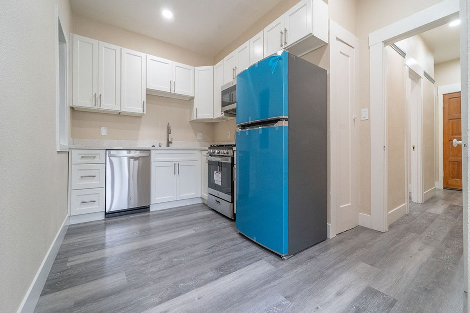 Oakland Apartment: 395 Palm Ave