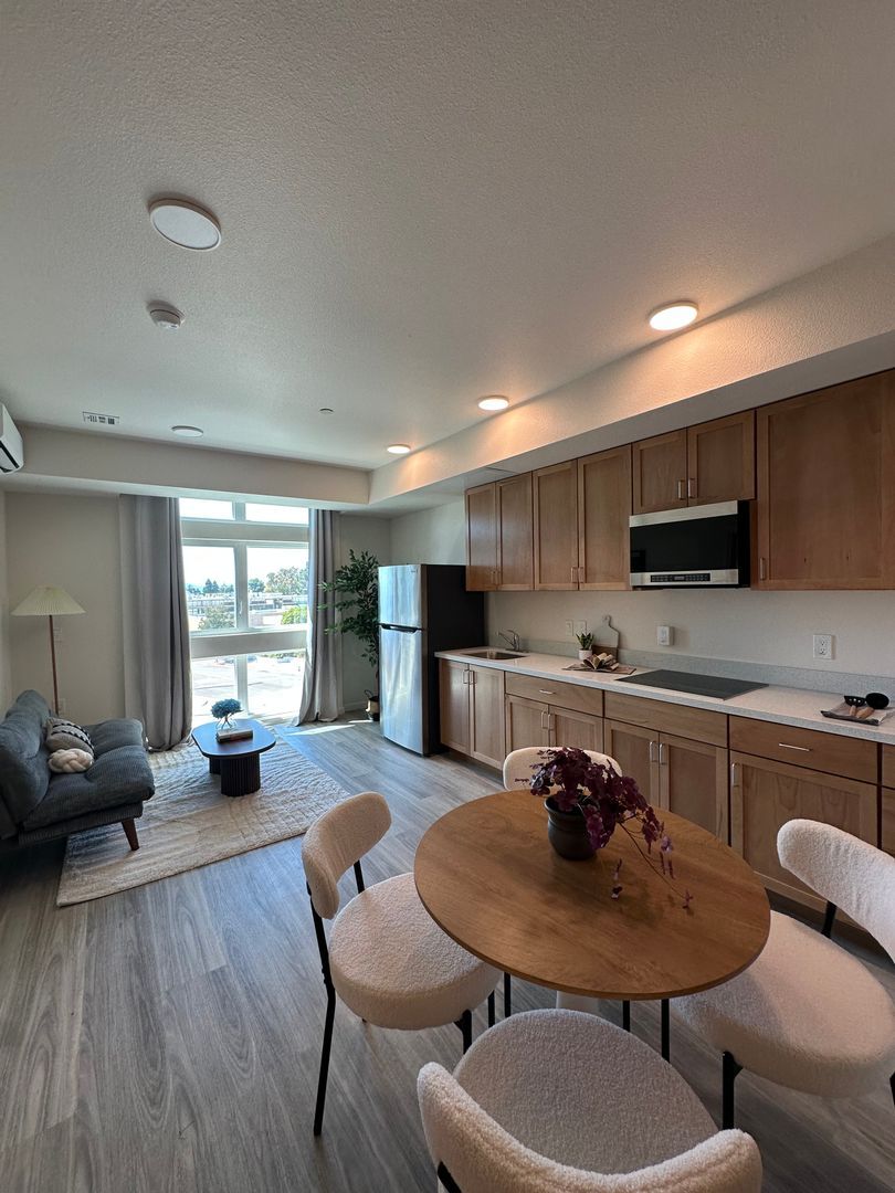 Berkeley Apartment: 2701 Shattuck Avenue