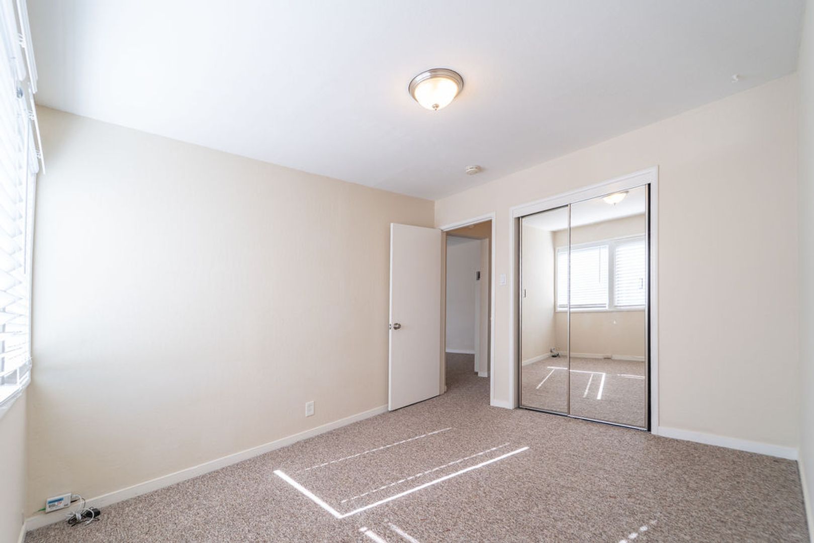 Oakland Apartment: 34 Yosemite Ave